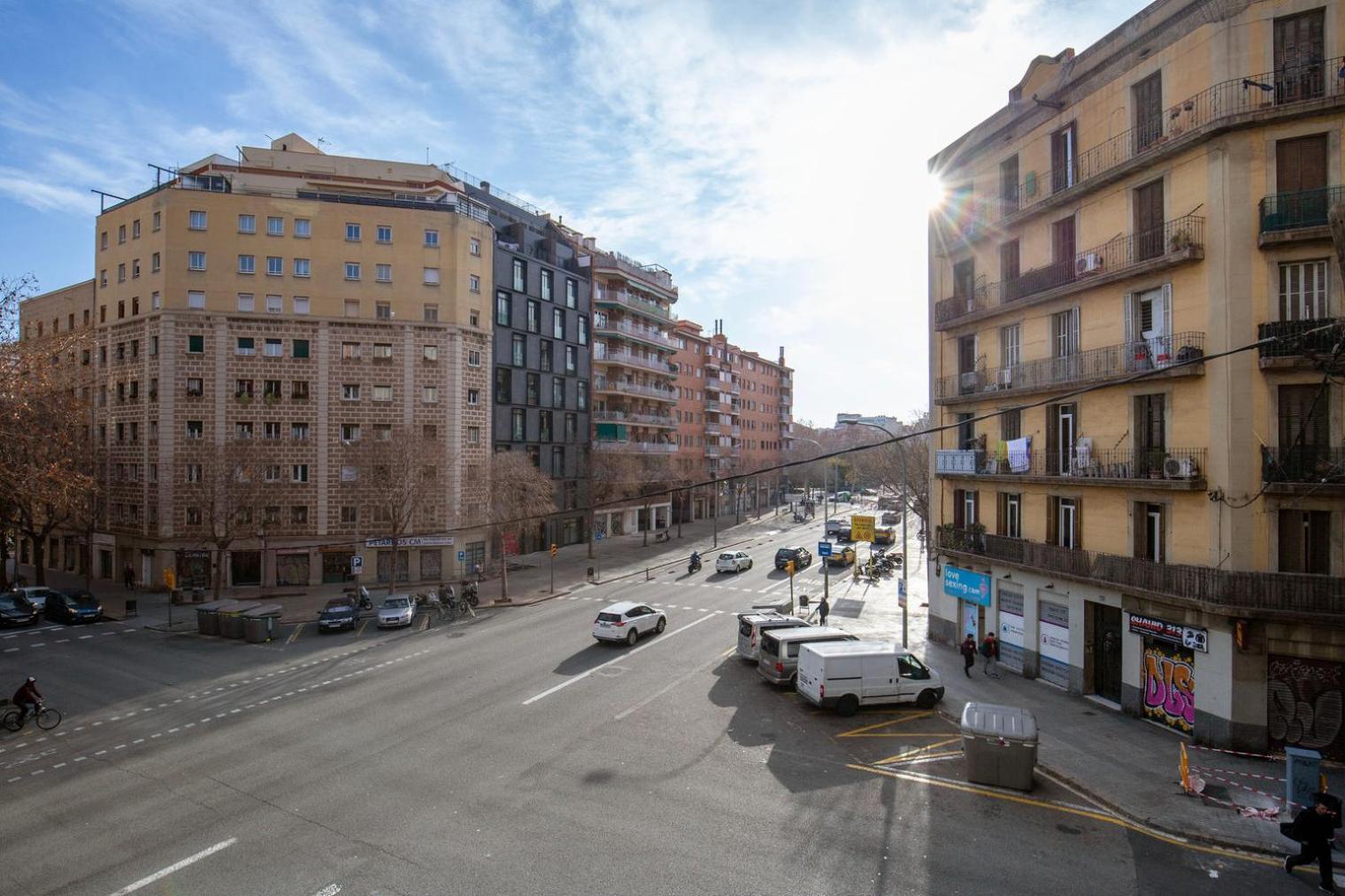 Blueground Sagrada Familia Balcony Renovated Bcn-123 Apartment บาร์เซโลนา ภายนอก รูปภาพ