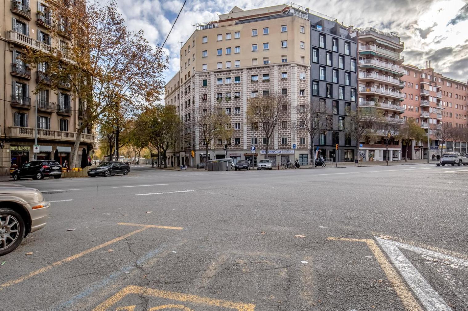 Blueground Sagrada Familia Balcony Renovated Bcn-123 Apartment บาร์เซโลนา ภายนอก รูปภาพ